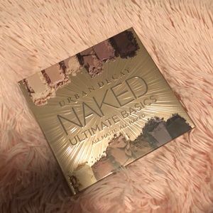 NIB NAKED ULTIMATE BASICS